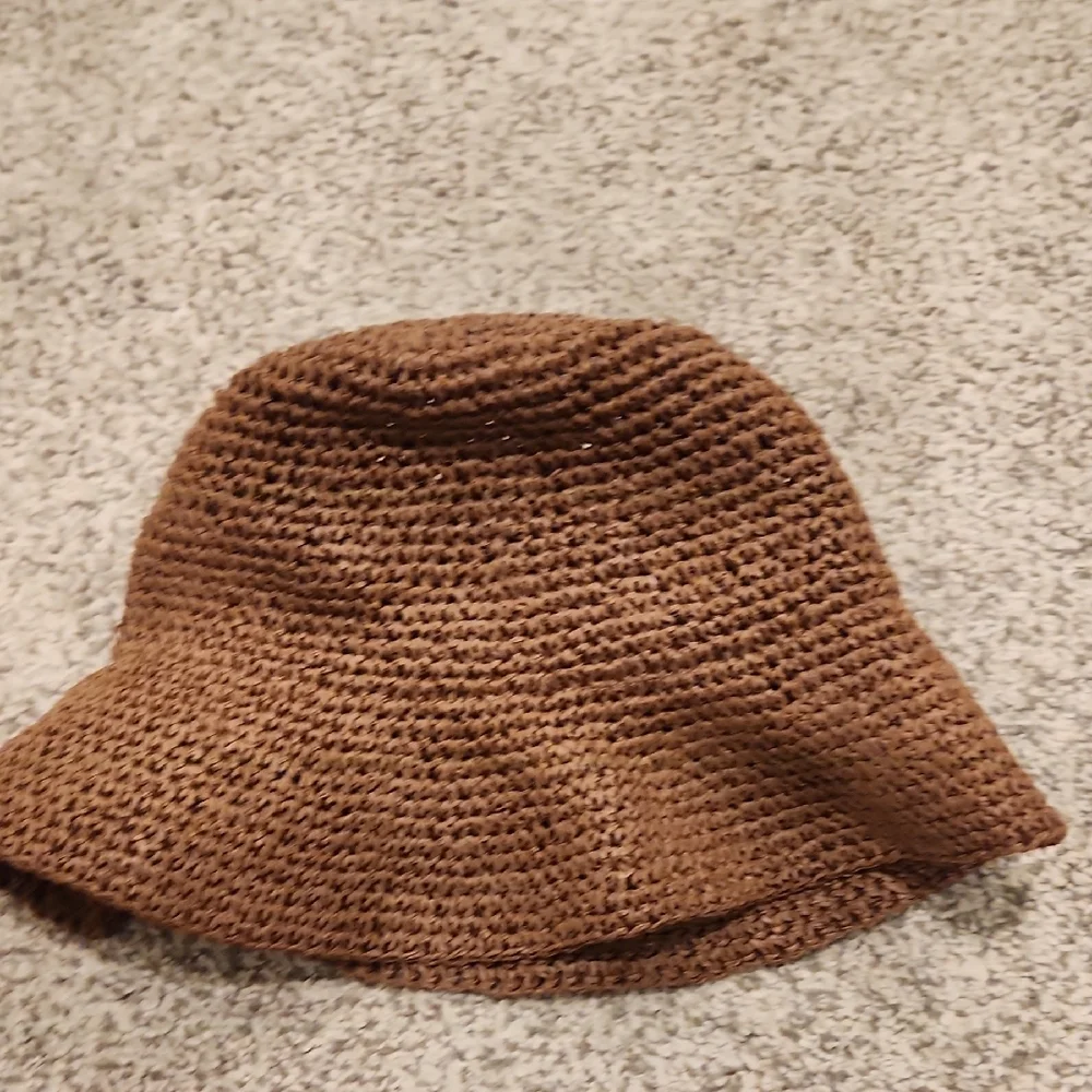 Madewell Brown Crochet Bucket Hat - Picture 4 of 5